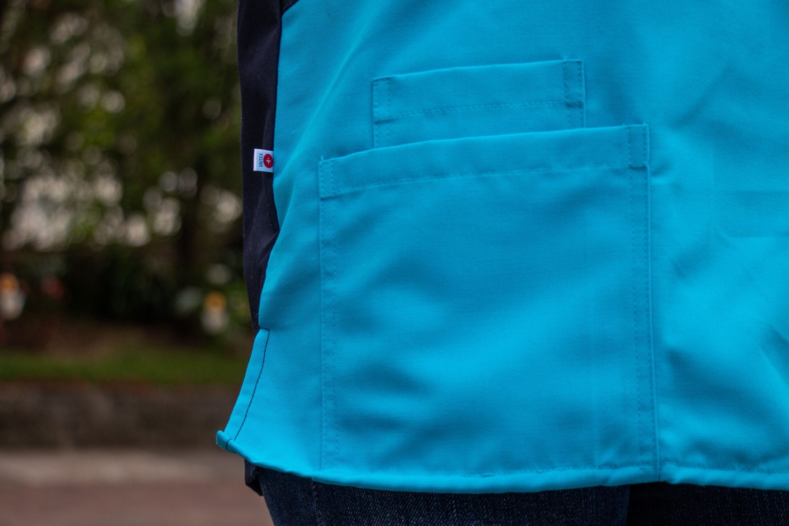 Uniforme Médico: Filipinas y Pantalón Tipo Pants - Imagen 2